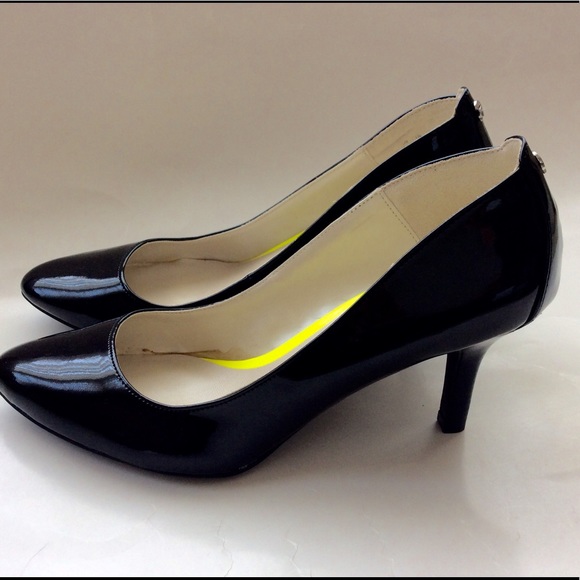 etienne aigner classic pumps